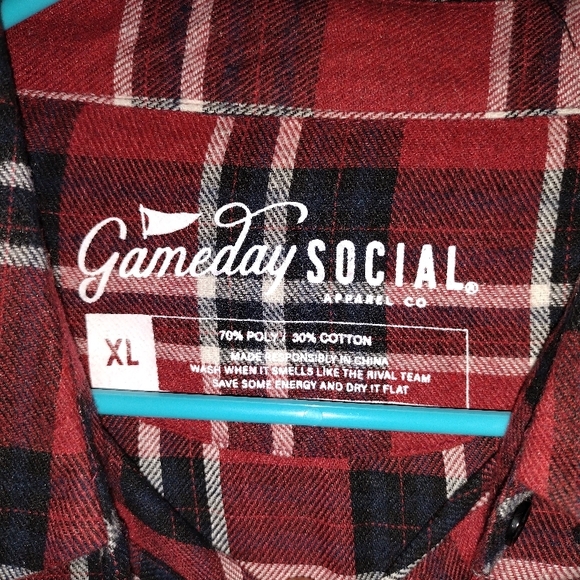 Red Plaid ladies Shirt - Picture 4 of 4